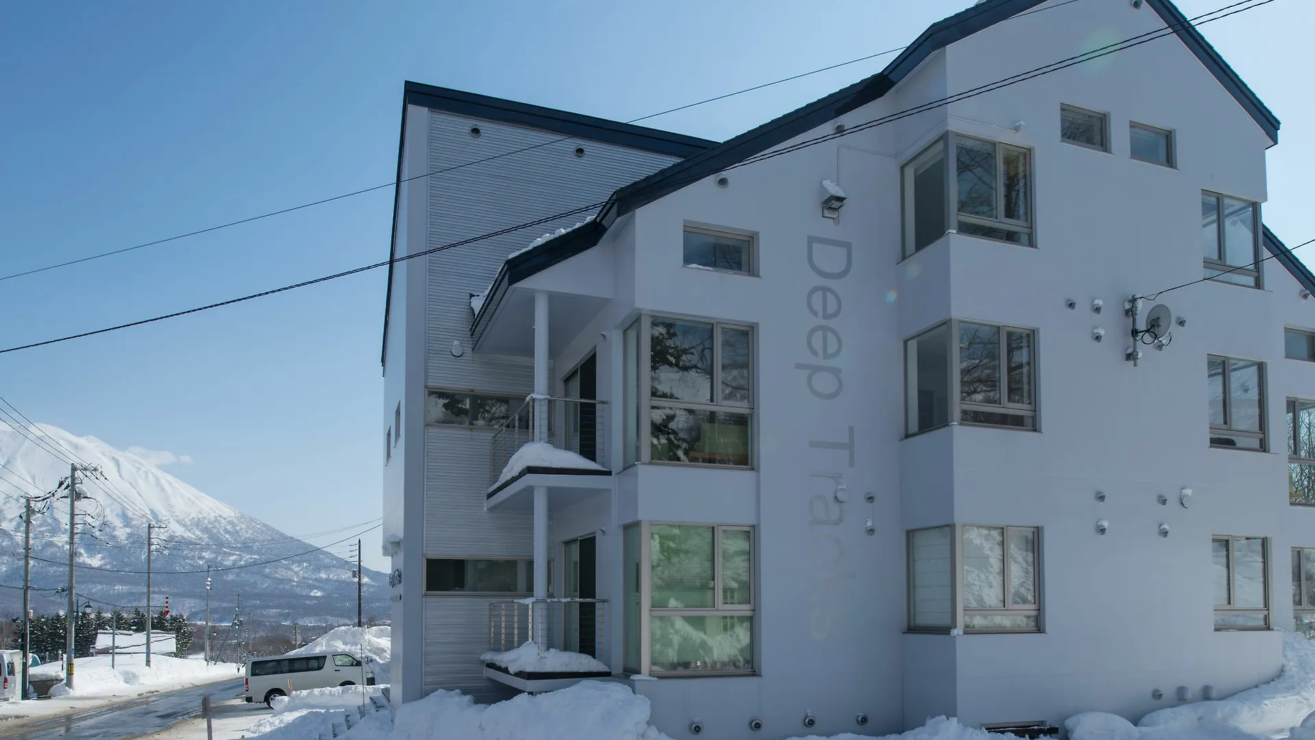 Niseko Central - Deep Tracks 0*,  Japan